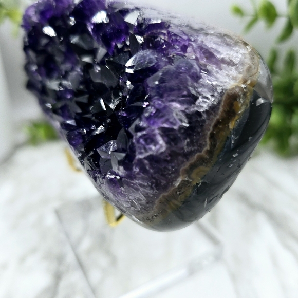 - Amethyst freeform from Uruguay - Picture 5 of 5
